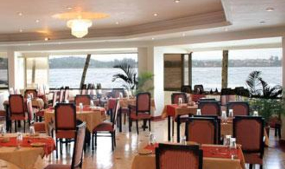 Dolphin Bay Hotel Goa Restaurant