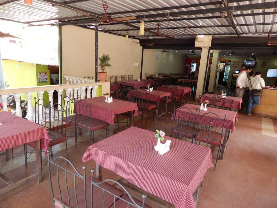 Karnis Palace Hotel Goa Restaurant