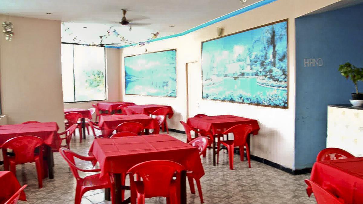 Maizons Lake View Resort Goa Restaurant