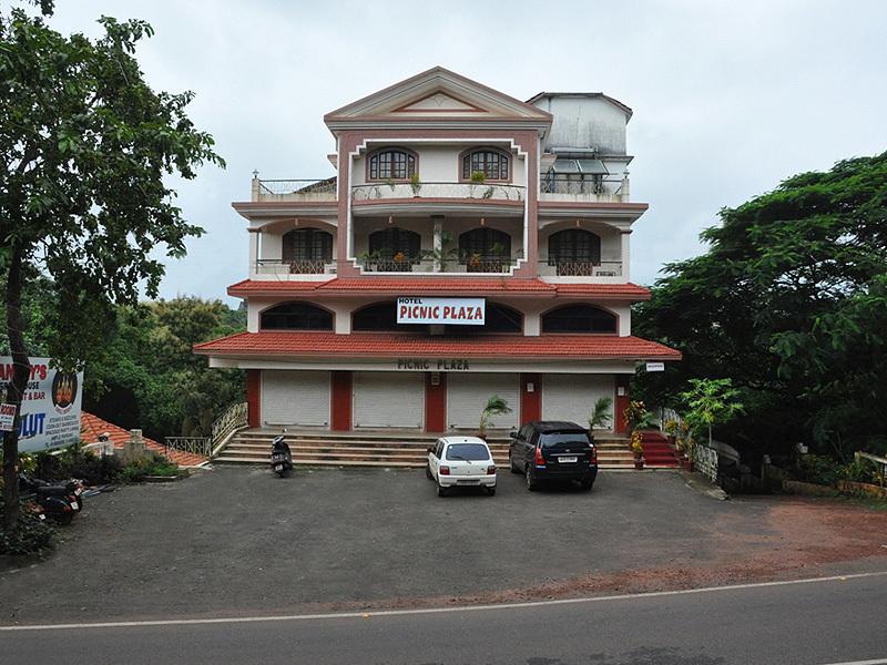 Picnic Plaza Hotel Goa