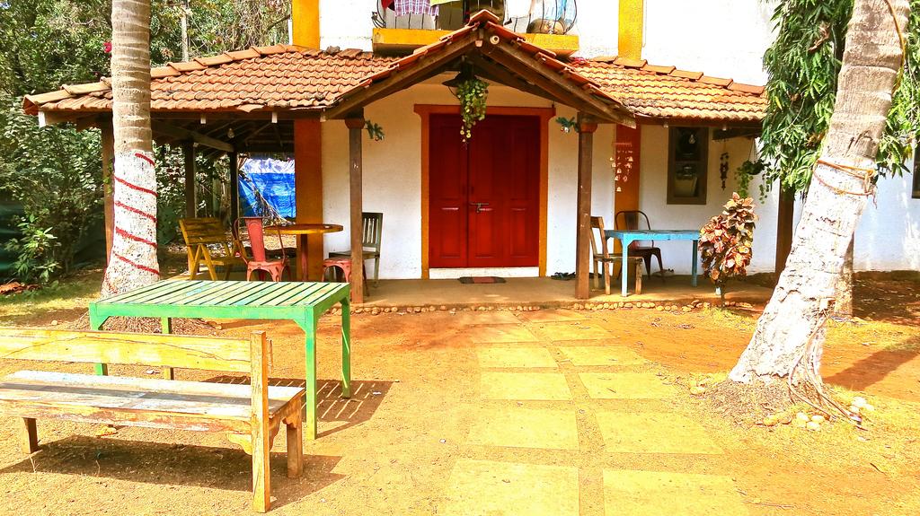 Red Door Hostel Goa